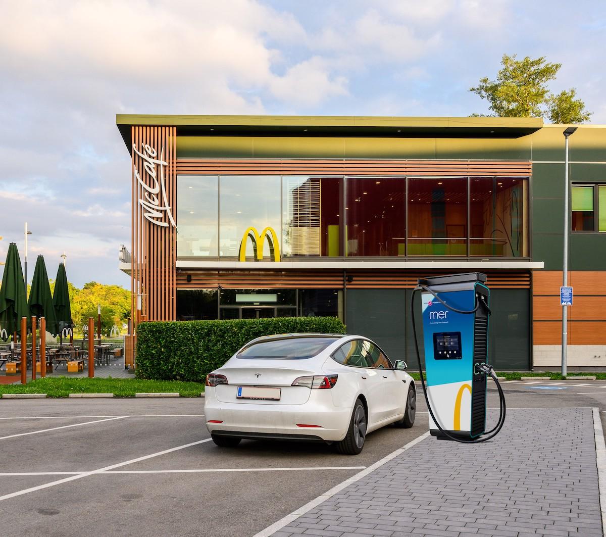 McDonald's rüstet in Österreich fürs E-Laden auf