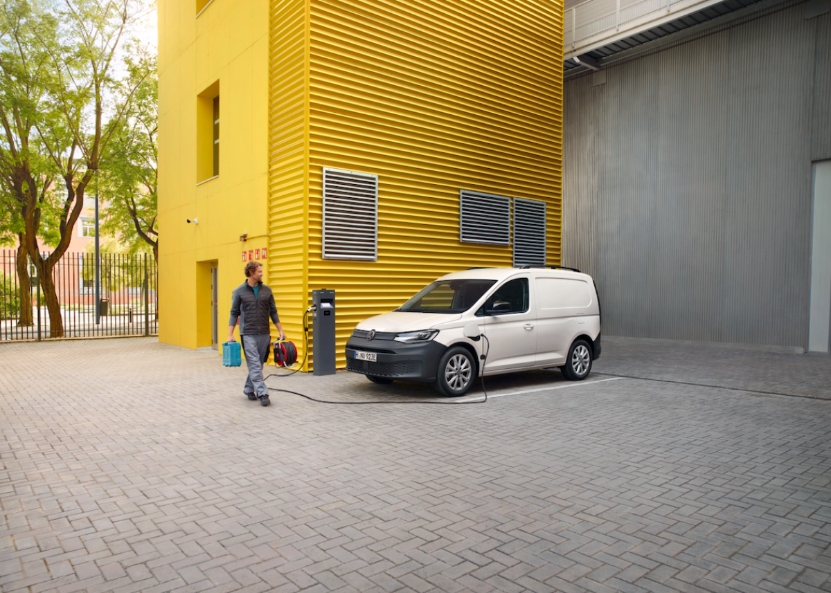 Freie Wahl: Caddy als Familien-Van und Stadtlieferwagen als eHybrid bestellbar