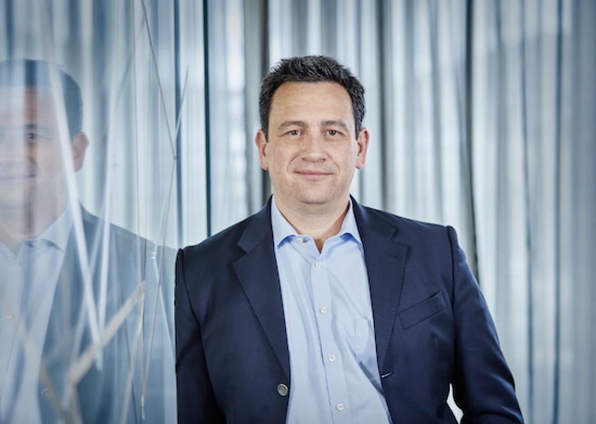 Daimler Financial Services stärkt Zukunftsfelder