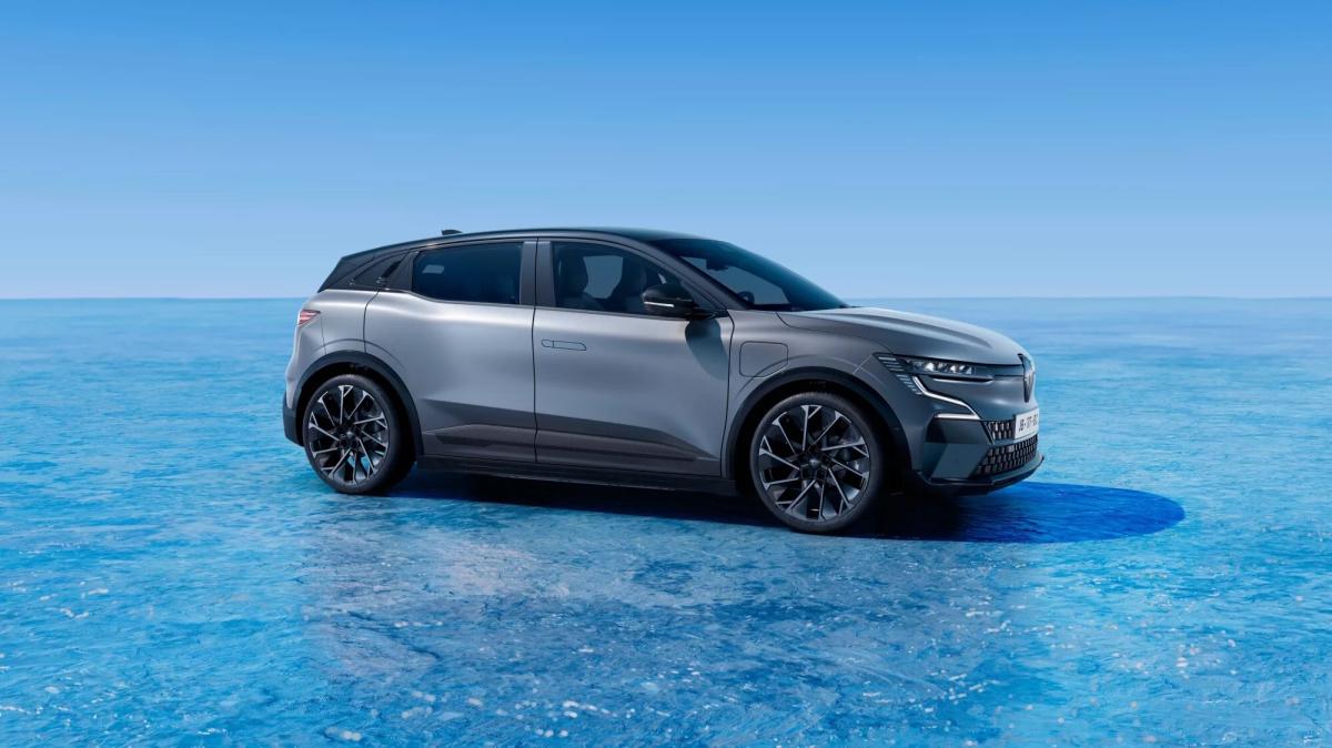 Renault Megane E-Tech Electric rollt aufgewertet ins neue Modelljahr