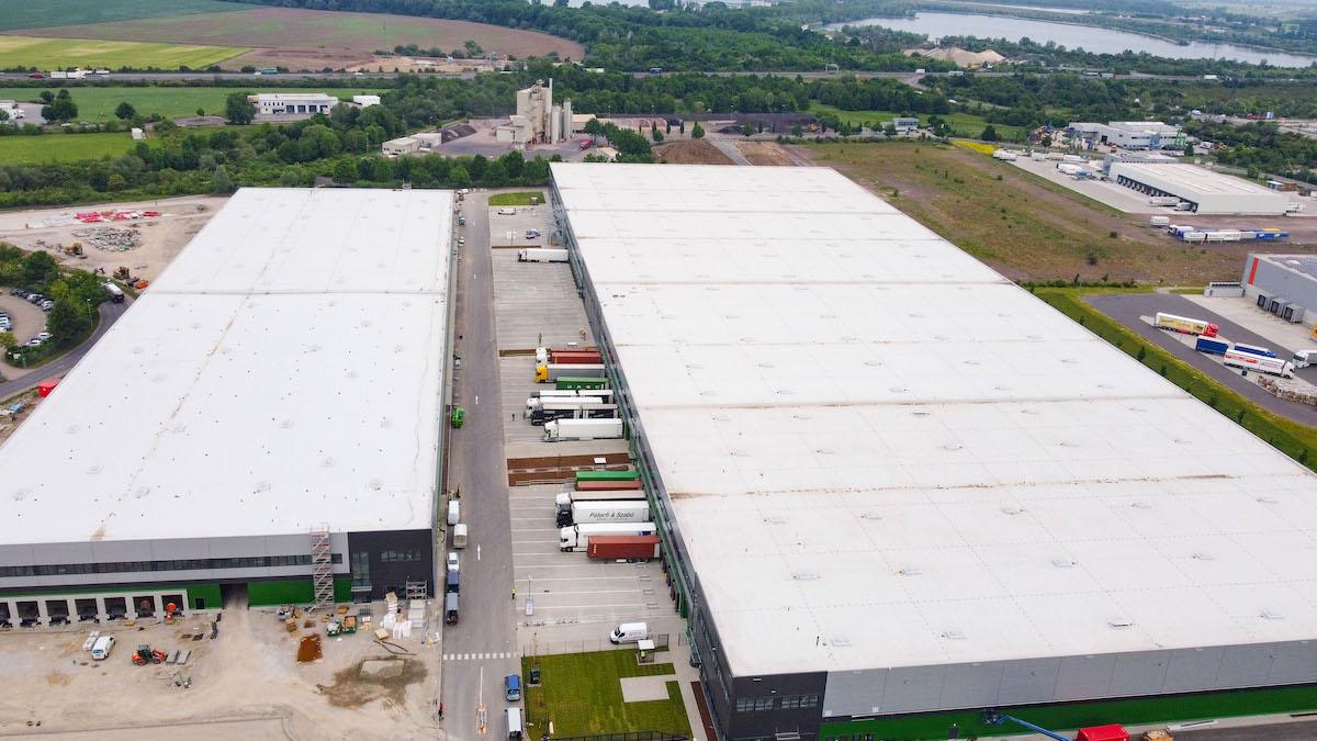 Hankook nimmt neues Logistikzentrum in Betrieb