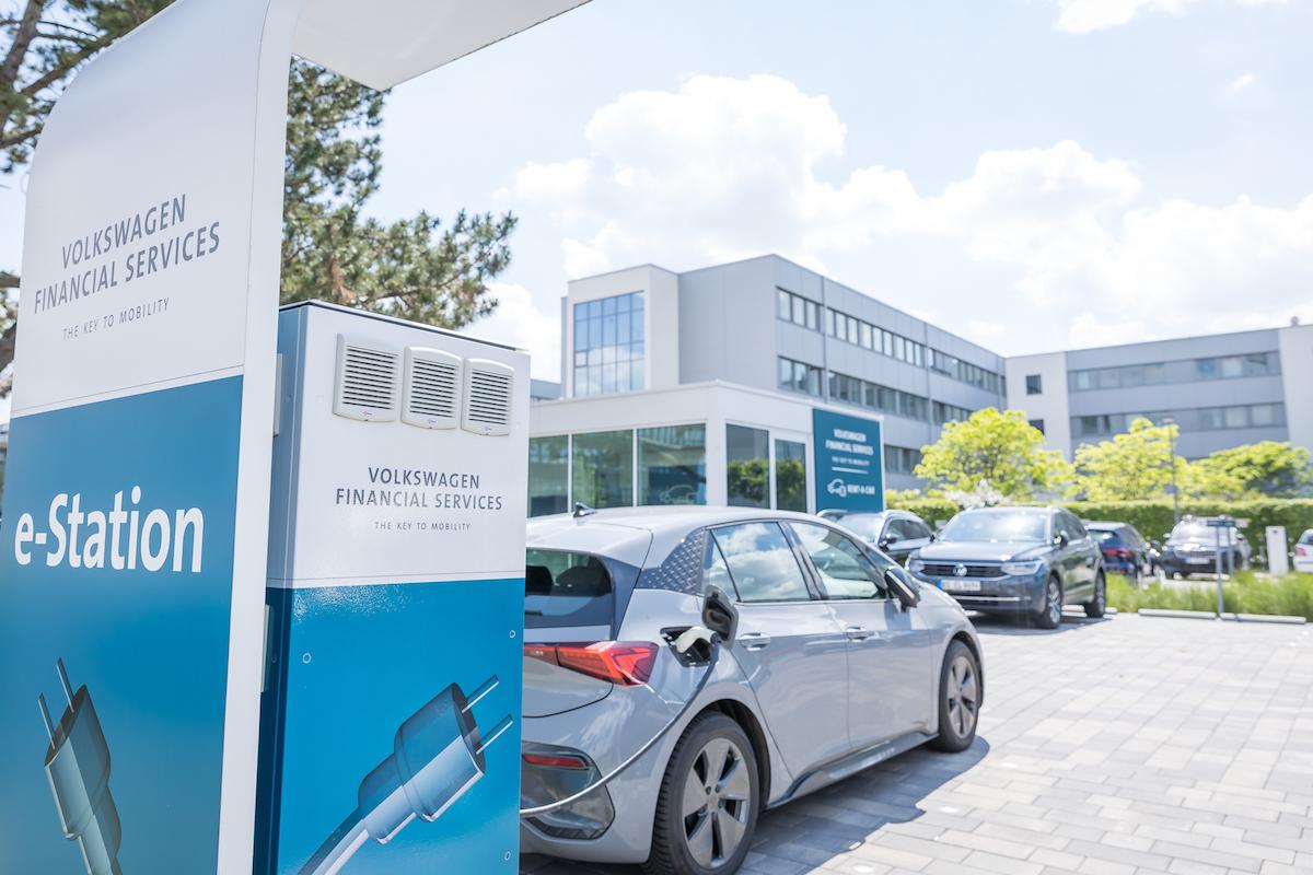 Volkswagen Bank bietet neue Finanzierung von Ladeinfrastruktur für Firmenkunden