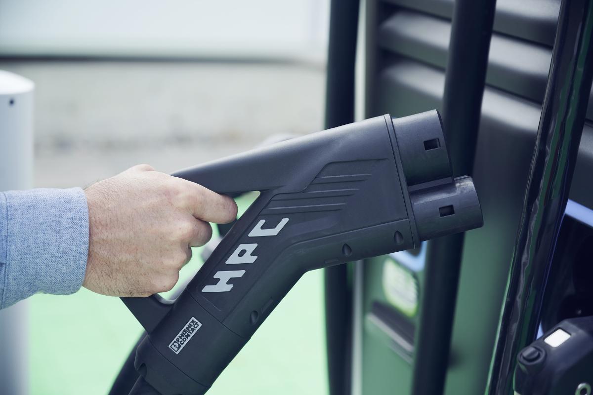 EnBW und HIH Invest eröffnen ersten gemeinsamen Schnellladestandort für Elektroautos in Ronnenberg