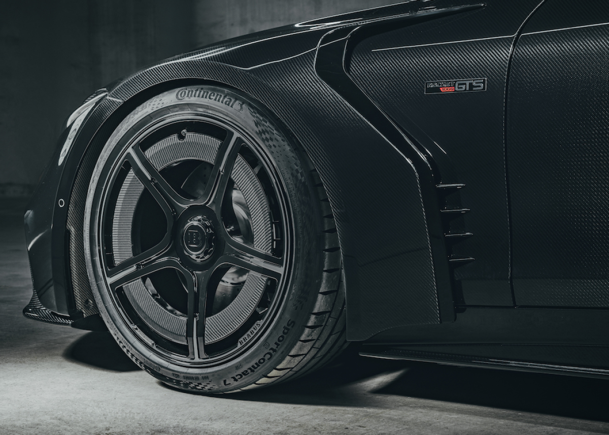 Continental bereift exklusiv das Supercar BRABUS ROCKET GTS