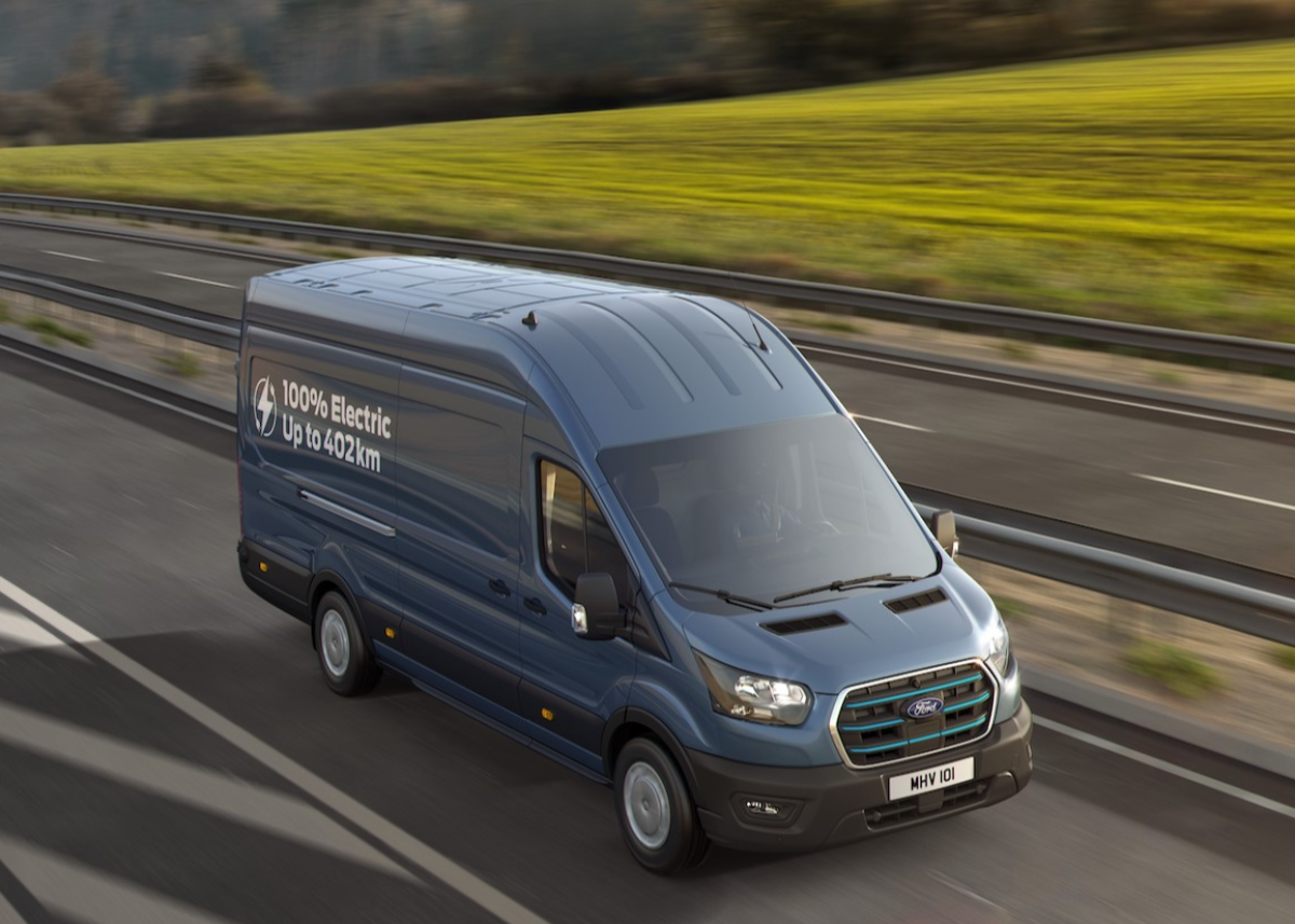 Schneller laden und weiter fahren: Ford Pro wertet den vollelektrischen E-Transit weiter auf