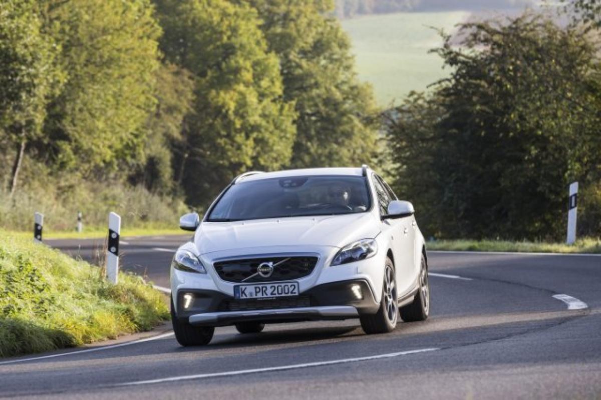 Volvo V40 D4