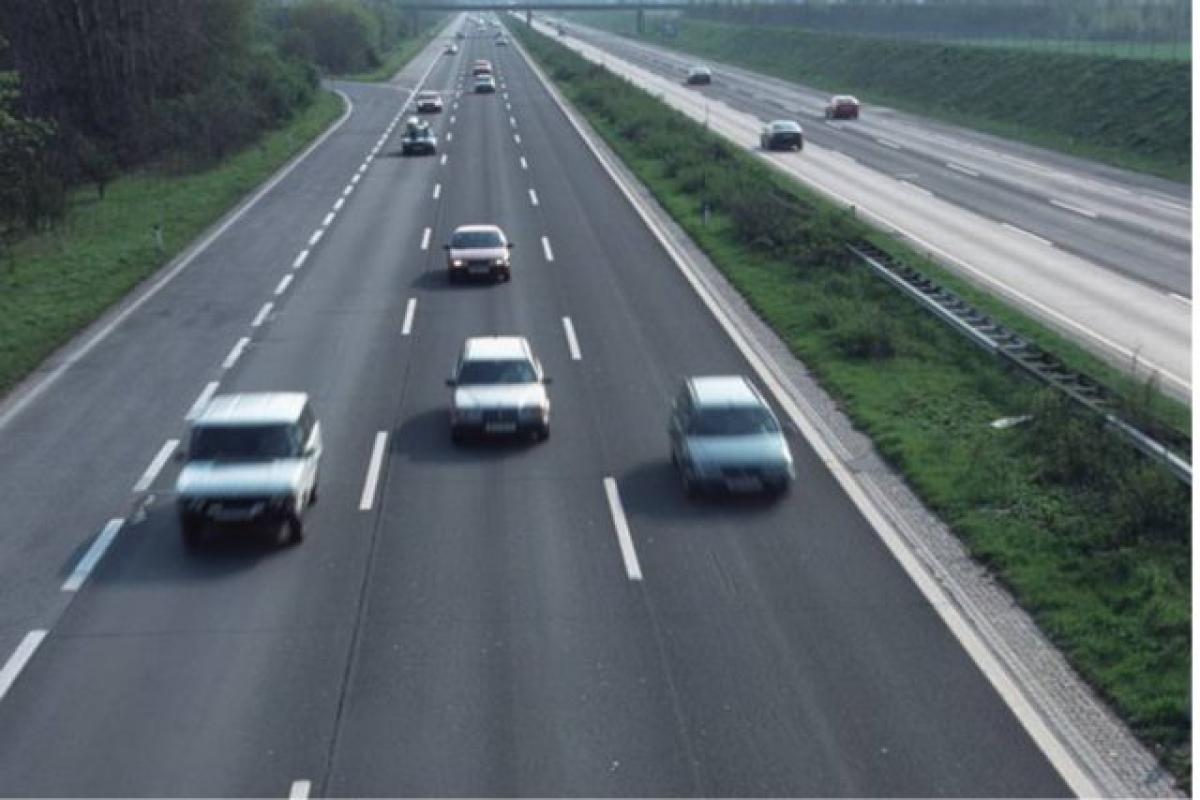 Lkw-Fahrer muss Abstand der Fahrbahnmarkierungen nicht kennen