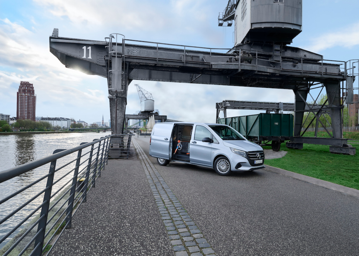 Mercedes-Benz feiert 30 Jahre Vito: Der kompakte Dienstleister für Handwerk, Gewerbe und Handel