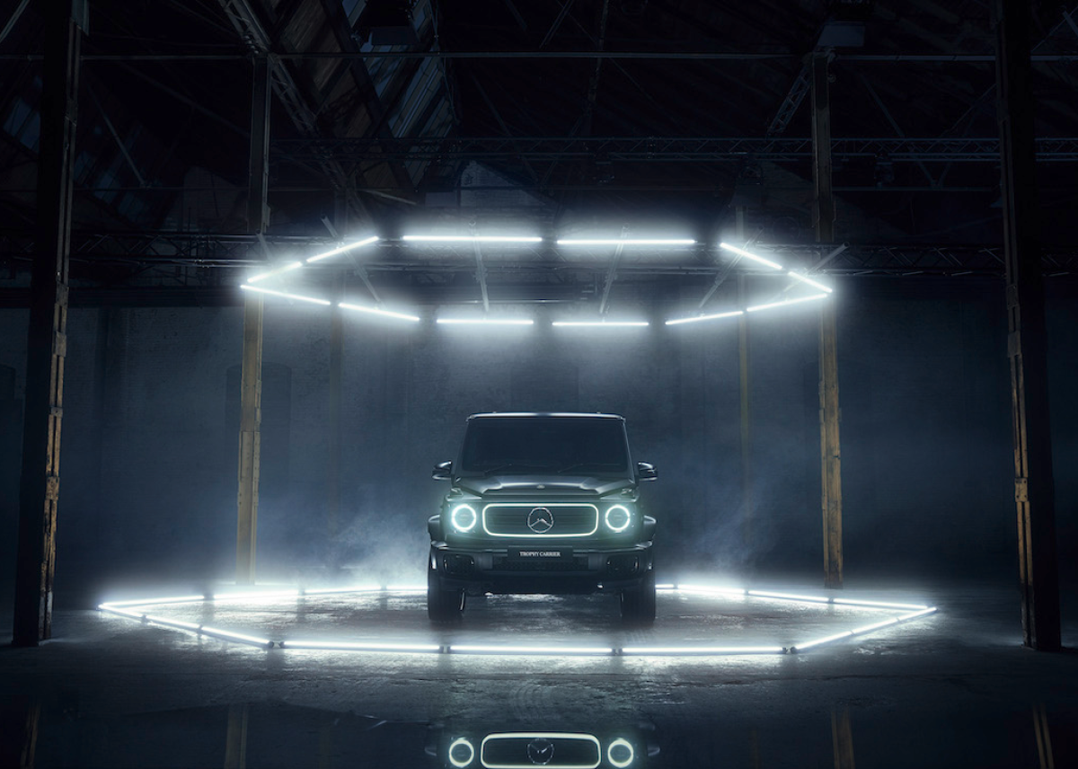 Mercedes-Benz elektrisiert: Eine individualisierte elektrische G-Klasse bringt den Summoner’s Cup von Berlin über Paris nach London