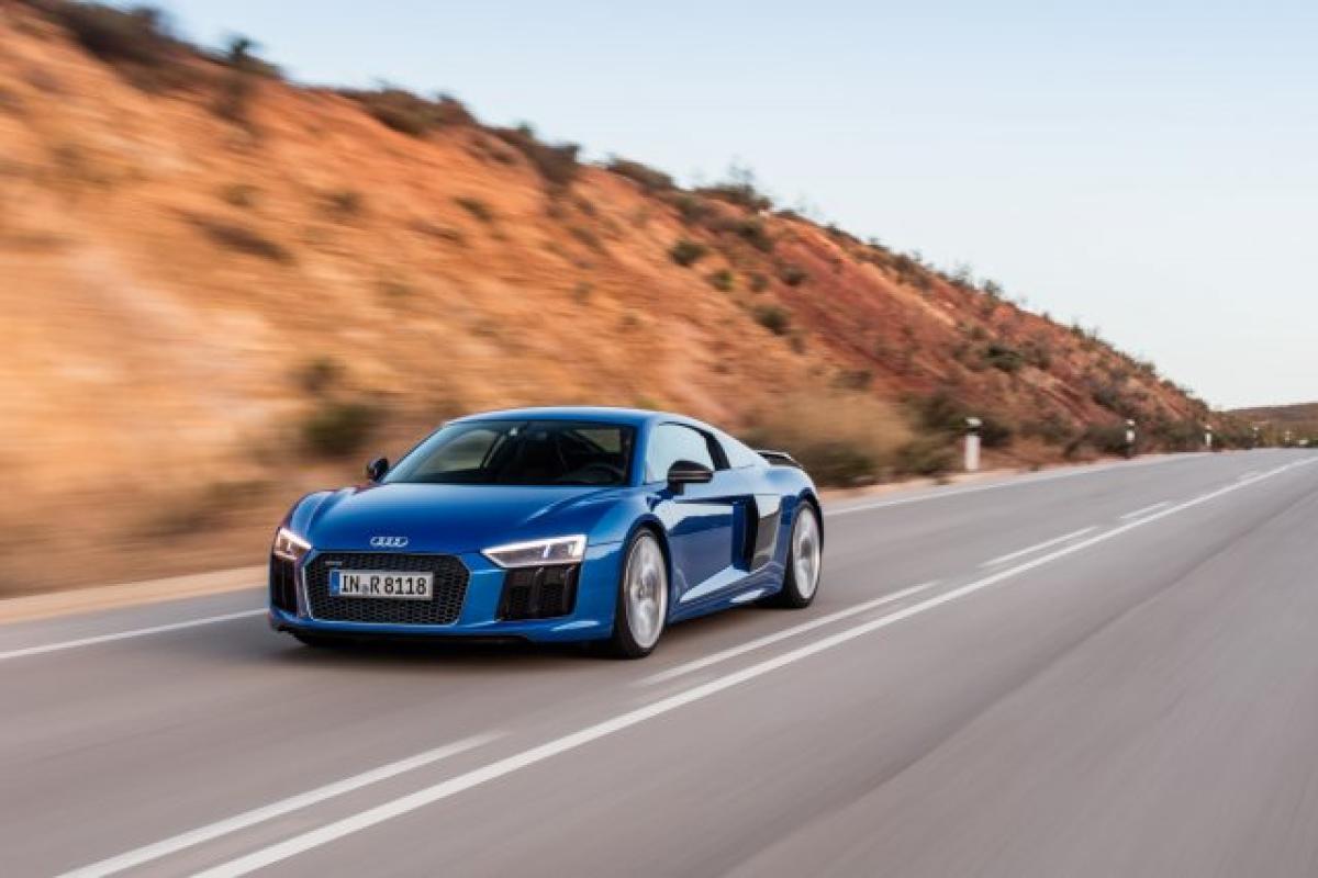 Audi R8 V10 plus