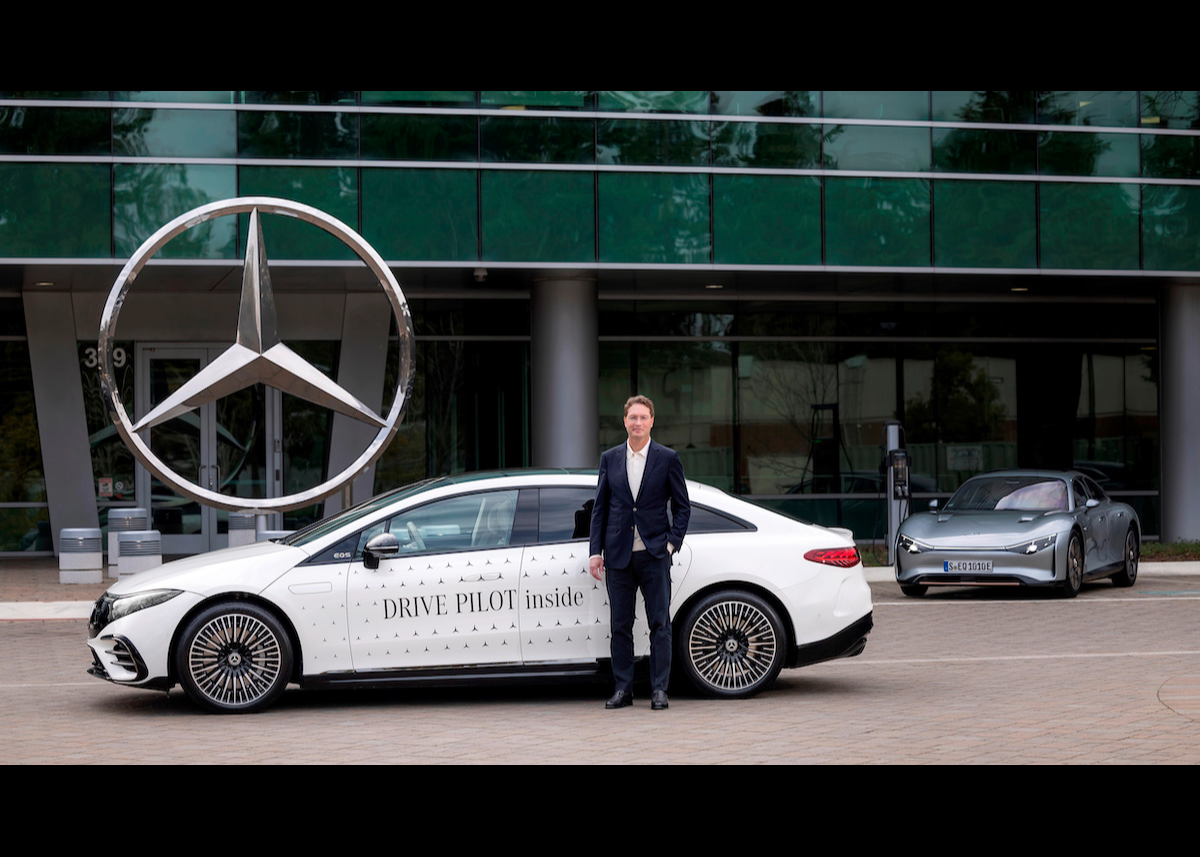 Mercedes-Benz feiert 30 Jahre Automobilinnovation im Silicon Valley