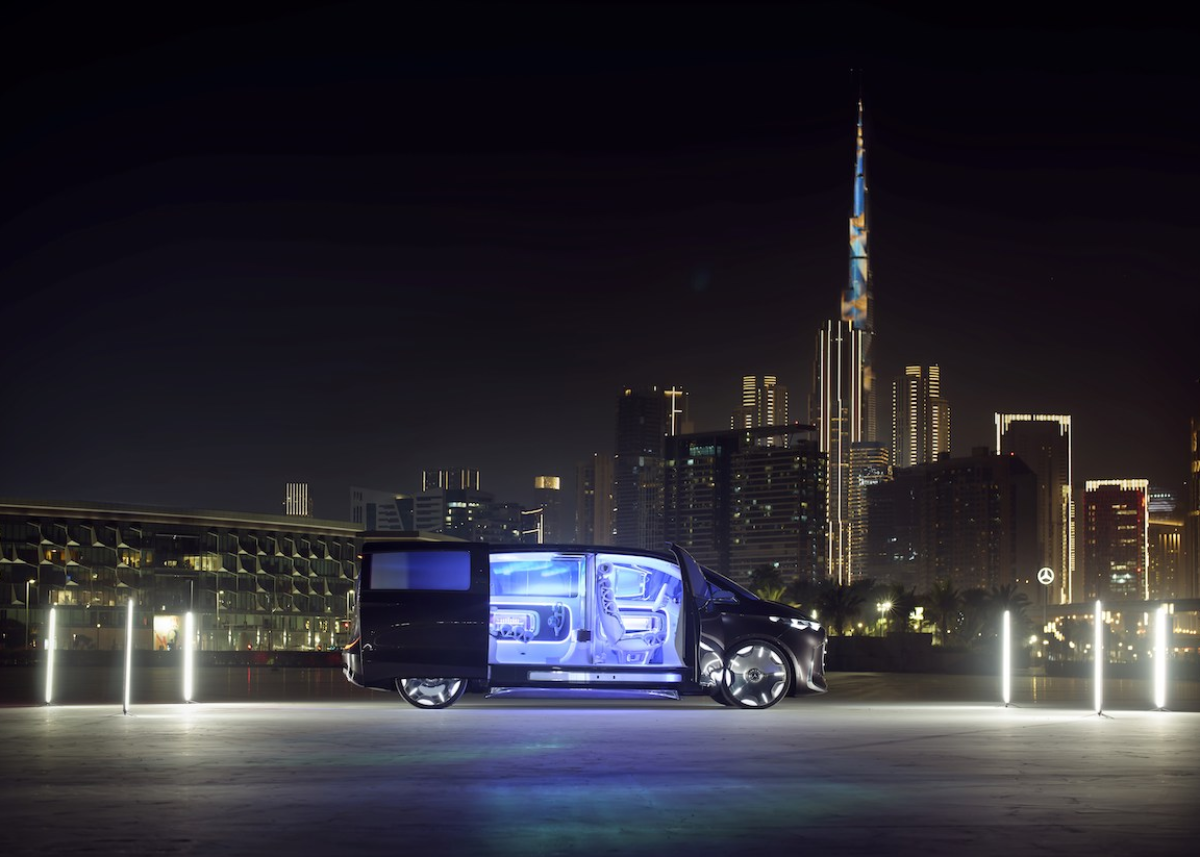 Der Vision V zu Gast in Dubai – das Showcar gibt einen faszinierenden Ausblick auf das künftige Top-End-Modell Mercedes-Benz VLS