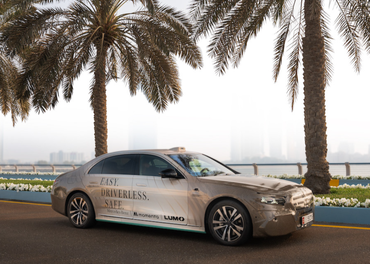Mercedes-Benz und Momenta kooperieren mit lokalem Mobilitätsanbieter Lumo für Robotaxi-Angebot mit S-Klassen