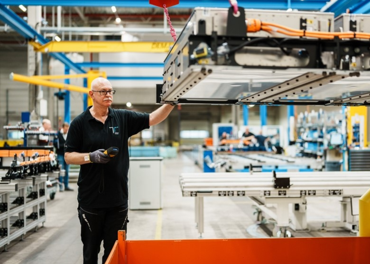 Kreislaufwirtschaft bei Mercedes-Benz Trucks: Neue Hochvolt-Tauschbatterie als ressourcenschonende Alternative