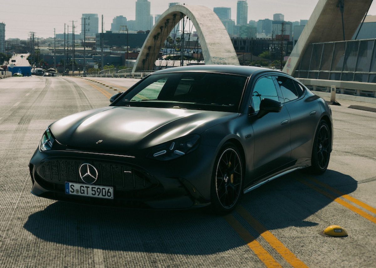 Das neue Mercedes-AMG GT 4-Türer Coupé: Zwei leistungsstarke Motorisierungen bestellbar