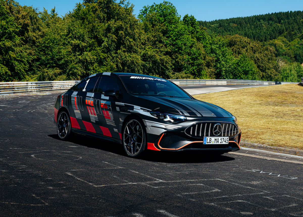 Klassenbester auf der Nürburgring-Nordschleife: Mercedes-AMG CLA 45 setzt neuen Rekord