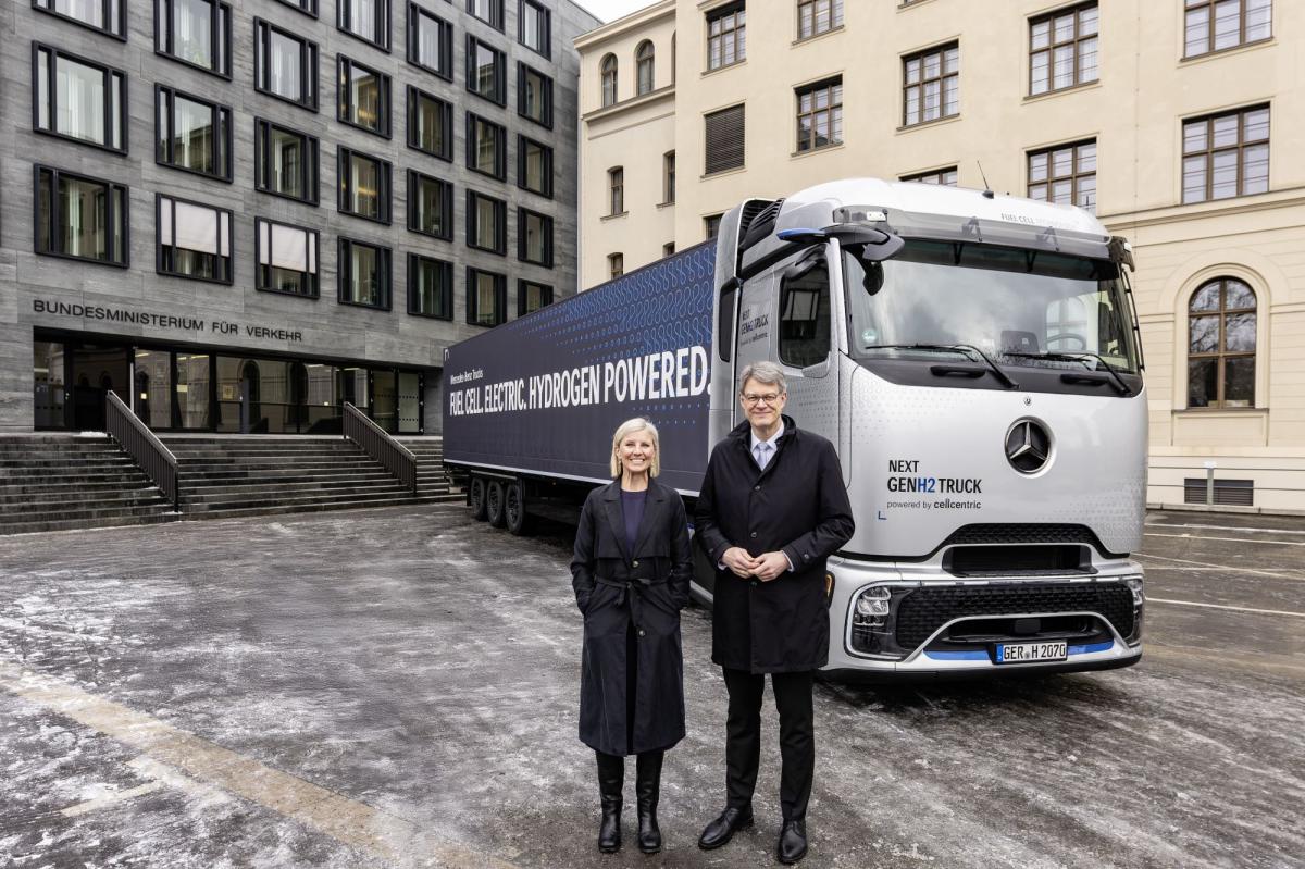 Daimler Truck präsentiert neuenBrennstoffzellen-Lkw und betont Zusammenarbeit zwischen Politik und Industrie bei Dekarbonisierung