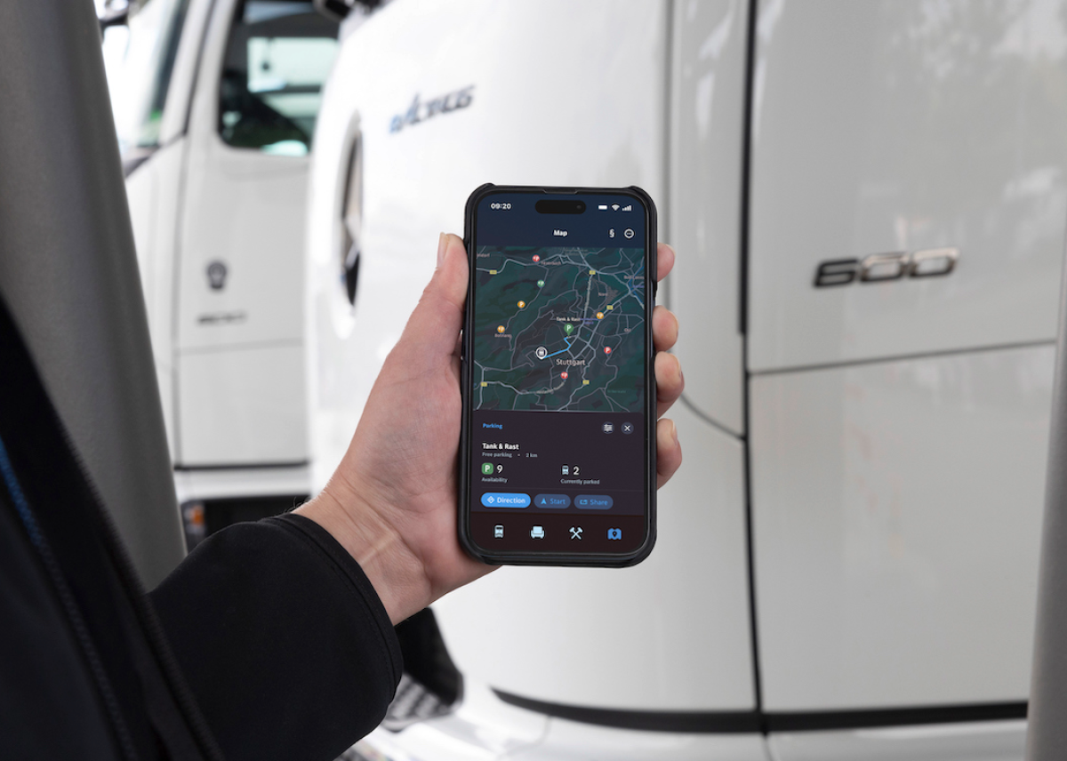 Mercedes-Benz Trucks erweitert Remote App für Lkw-Fahrerinnen und -Fahrer um Parkplatzsuche