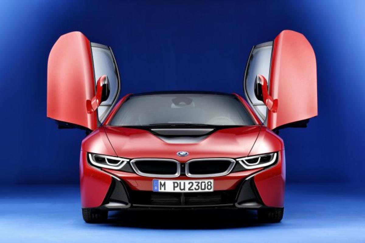 BMW i8 Protonic Red Edition