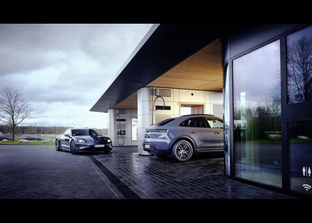 Fünfte Porsche Charging Lounge in Hamburg eröffnet