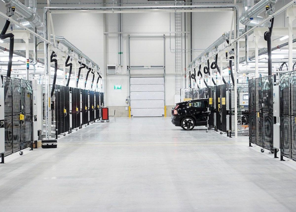 Volvo Cars eröffnet neues Software-Testzentrum in Schweden