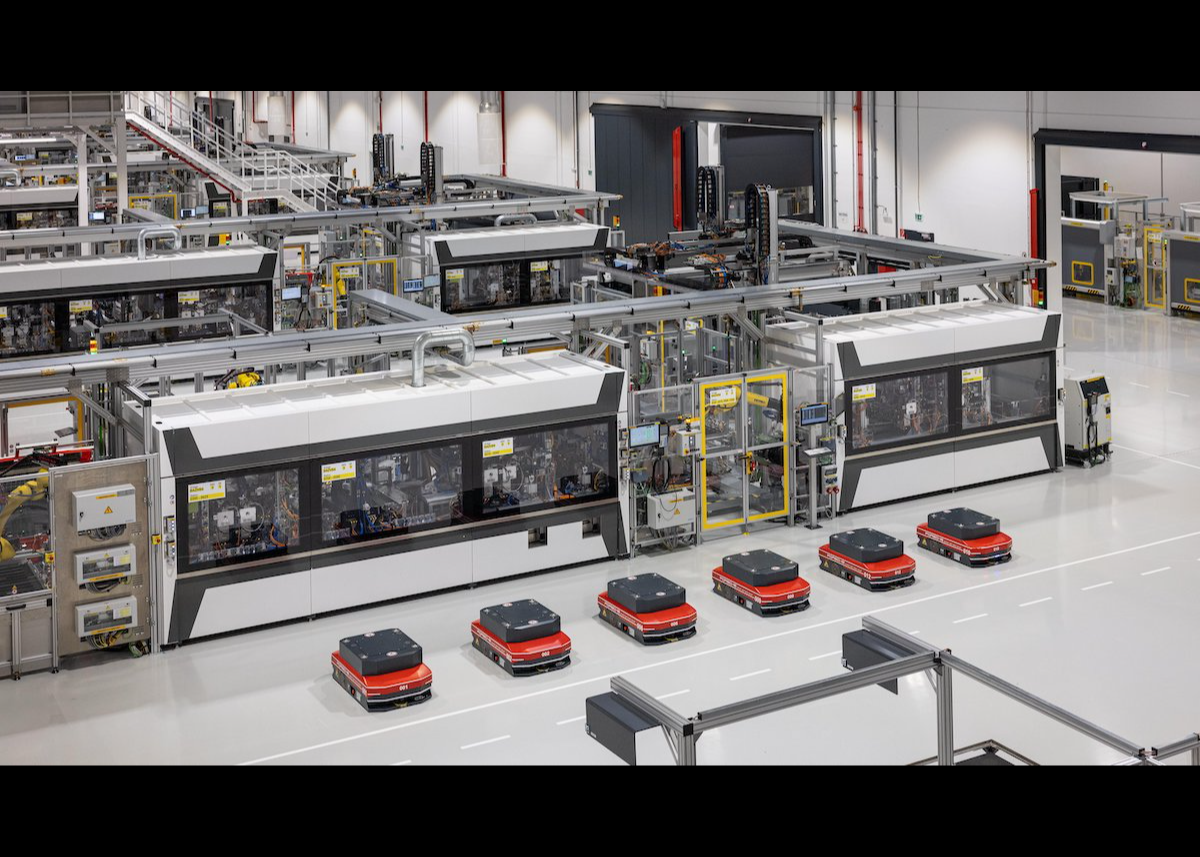 Porsche startet Fertigung des Cayenne Electric und stärkt Batteriekompetenz