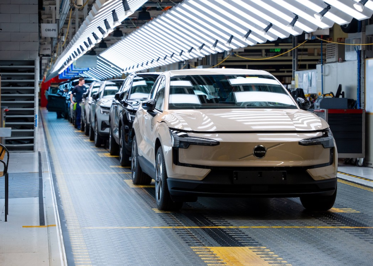Produktion des vollelektrischen Volvo EX30 in Europa angelaufen