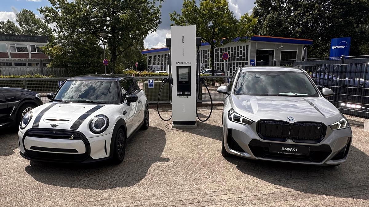 Schmees und EVBox bauen gemeinsame Zusammenarbeit im Bereich der DC-Schnellladeinfrastruktur in Deutschland aus
