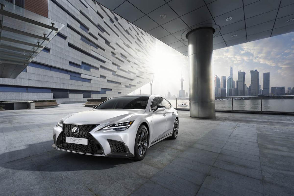 Lexus enthüllt den überarbeiteten LS