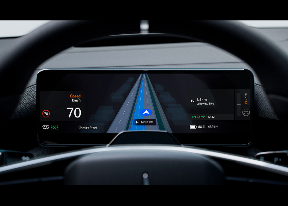 Polestar integriert als erstes Unternehmen die Live-Spurführung von Google Maps – ein neues Navigationserlebnis auf dem Fahrerdisplay im Polestar 4