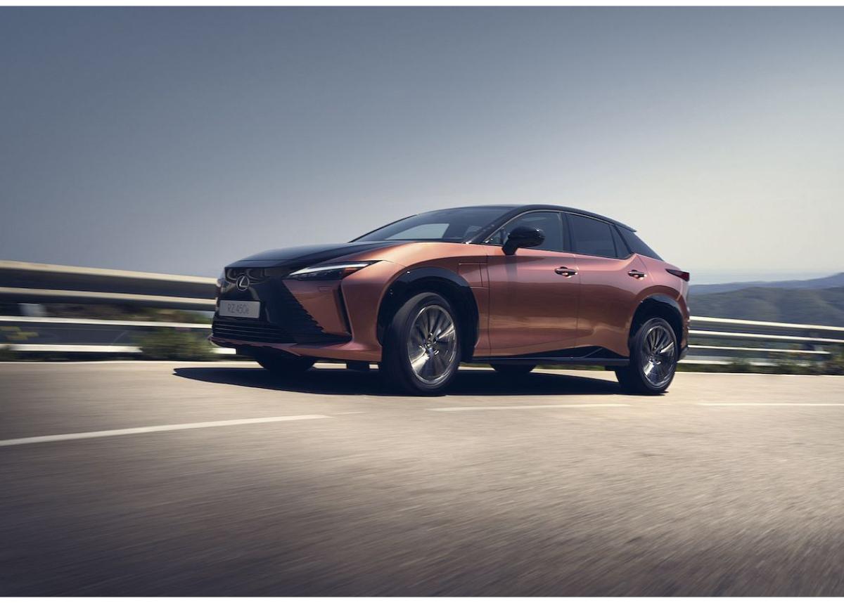 Fahrspaßgarantie durch DIRECT4: Intelligentes Allradsystem im neuen Lexus RZ