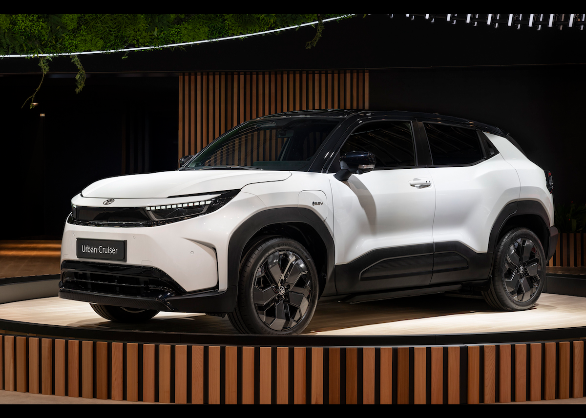 Neuer Toyota Urban Cruiser feiert Publikumspremiere auf der Motor Show in Brüssel