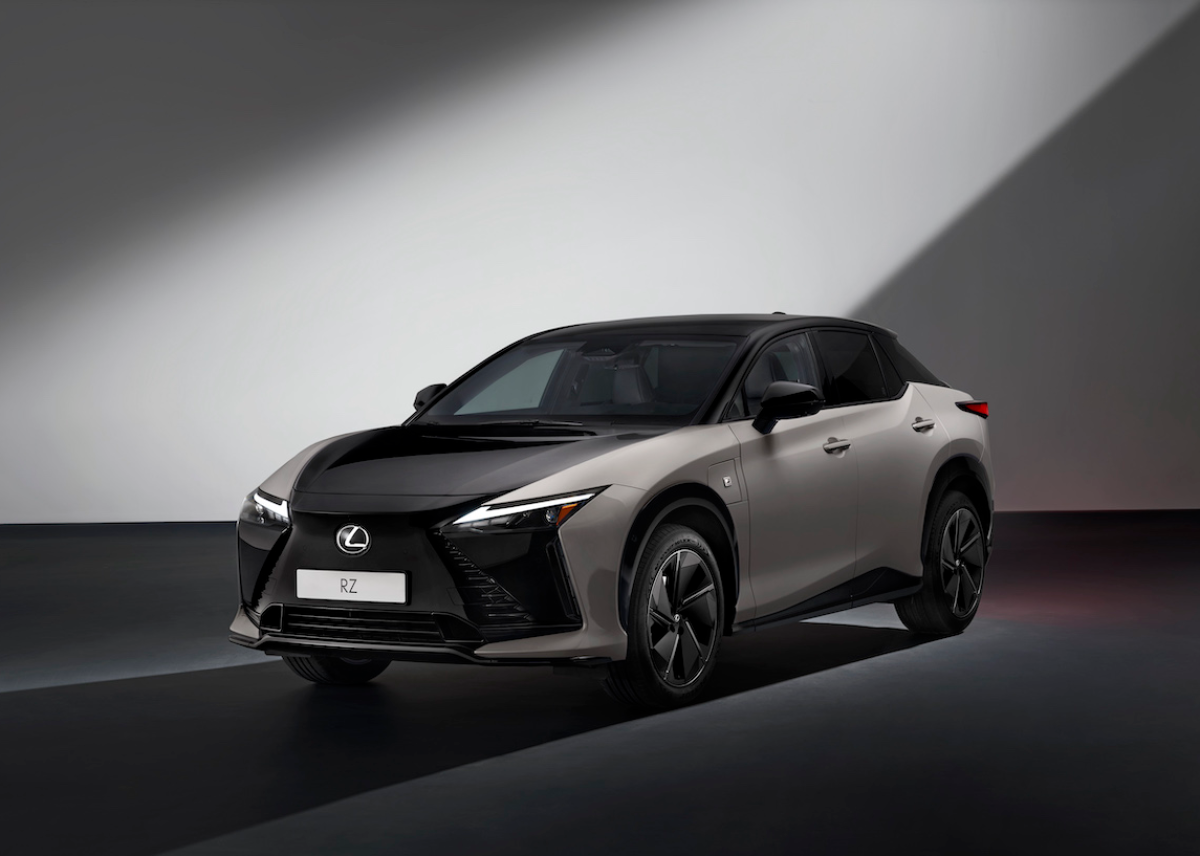 Lexus RZ feiert Deutschlandpremiere bei Tennisklassiker