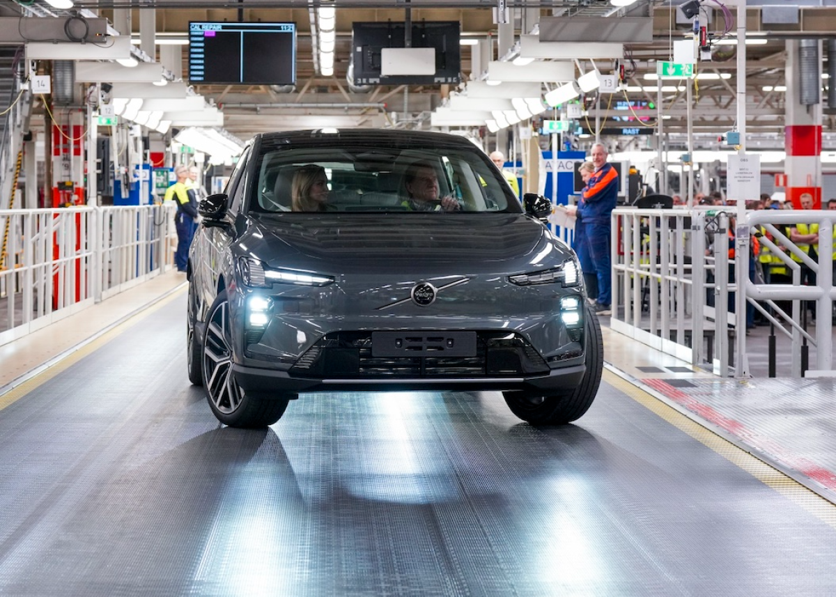 Produktion des neuen Elektro-SUV Volvo EX60 angelaufen