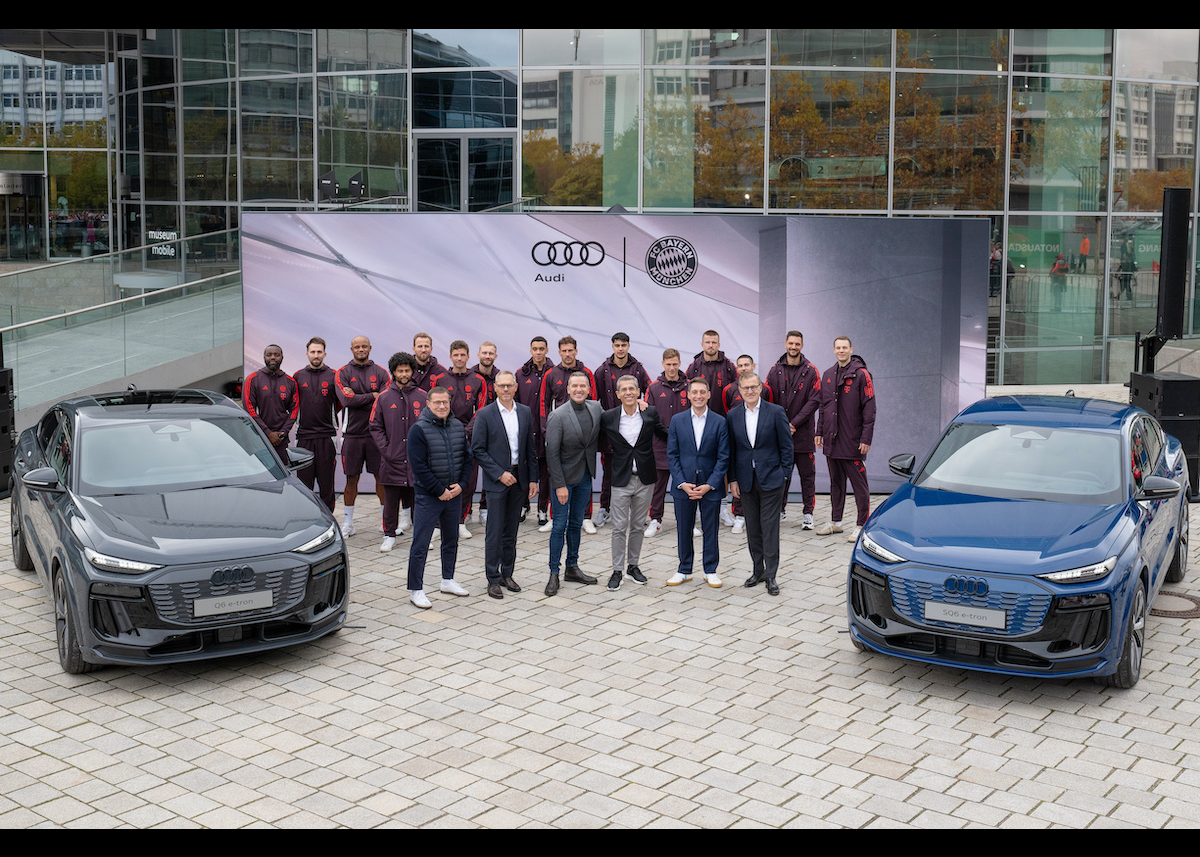 Audi übergibt Dienstwagen an FC Bayern und integriert FCB-App