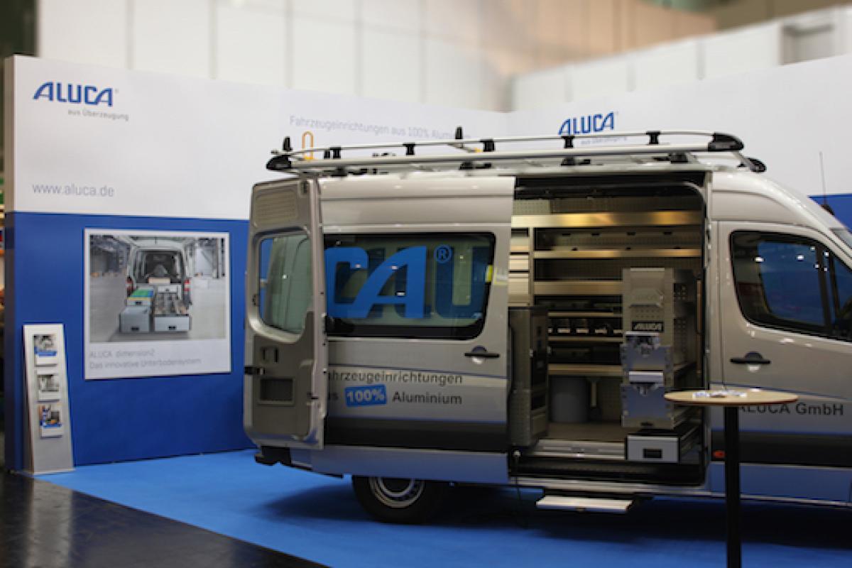 ALUCA auf der Dach+Holz: Leichtbau im (Bau)Handwerk-Mobil
