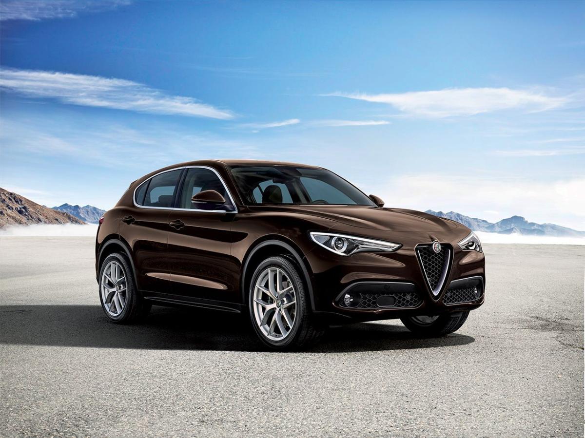 Alfa Romeo Stelvio mit zwei neuen Motoren