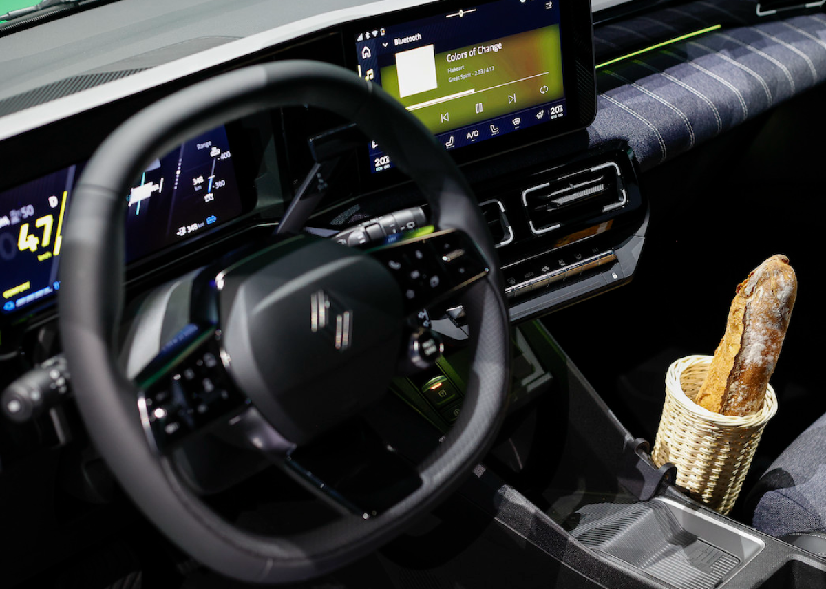 Geschmack ohne Krümel: Der Baguette-Halter für die kompakten Renault Stromer