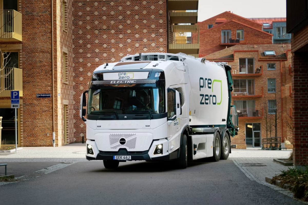 Volvo Trucks verkauft 35 Elektro-Lkw an den Umweltdienstleister PreZero