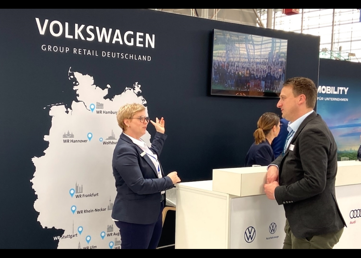 Volkswagen Group Retail Deutschland stellte innovatives SustainMobility-Angebot auf „Flotte! Der Branchentreff“ in Düsseldorf vor