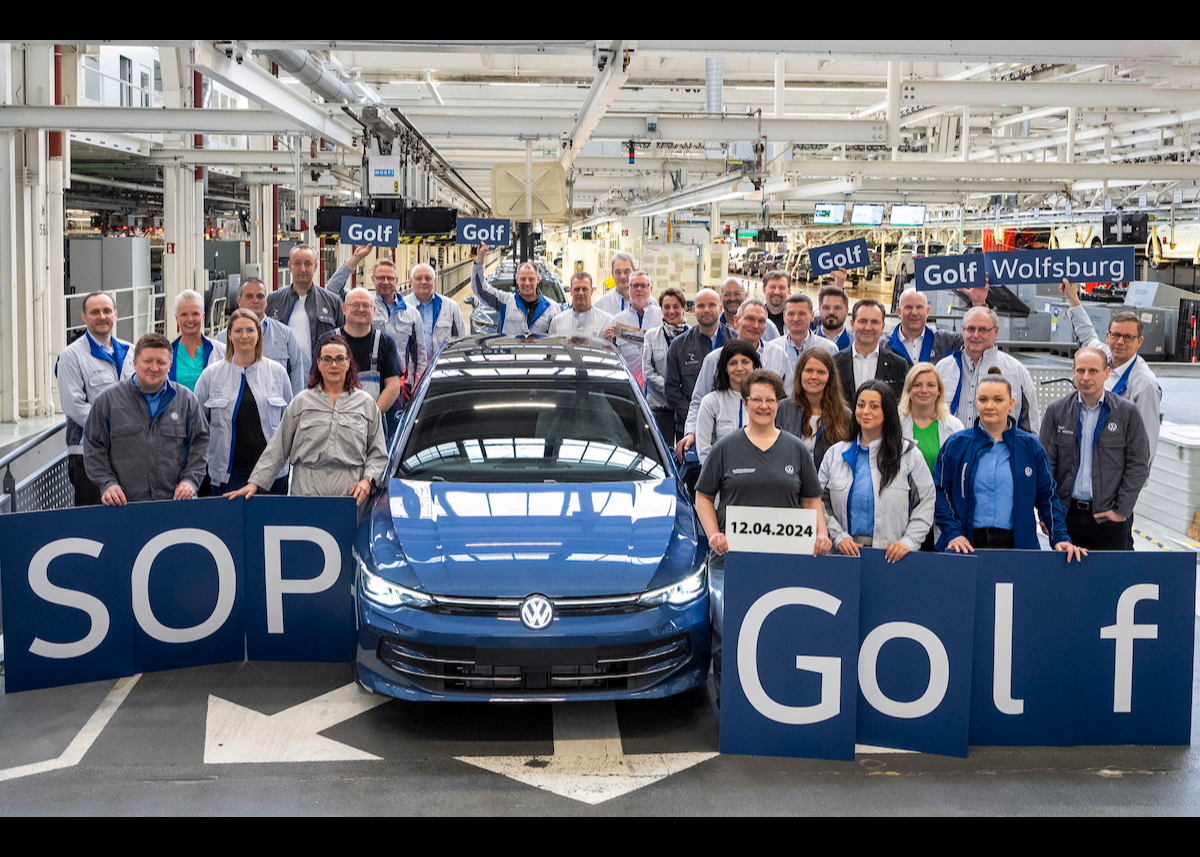 Startschuss für die Serienfertigung: Seit Mitte April läuft im Werk Wolfsburg der neue Golf vom Band
