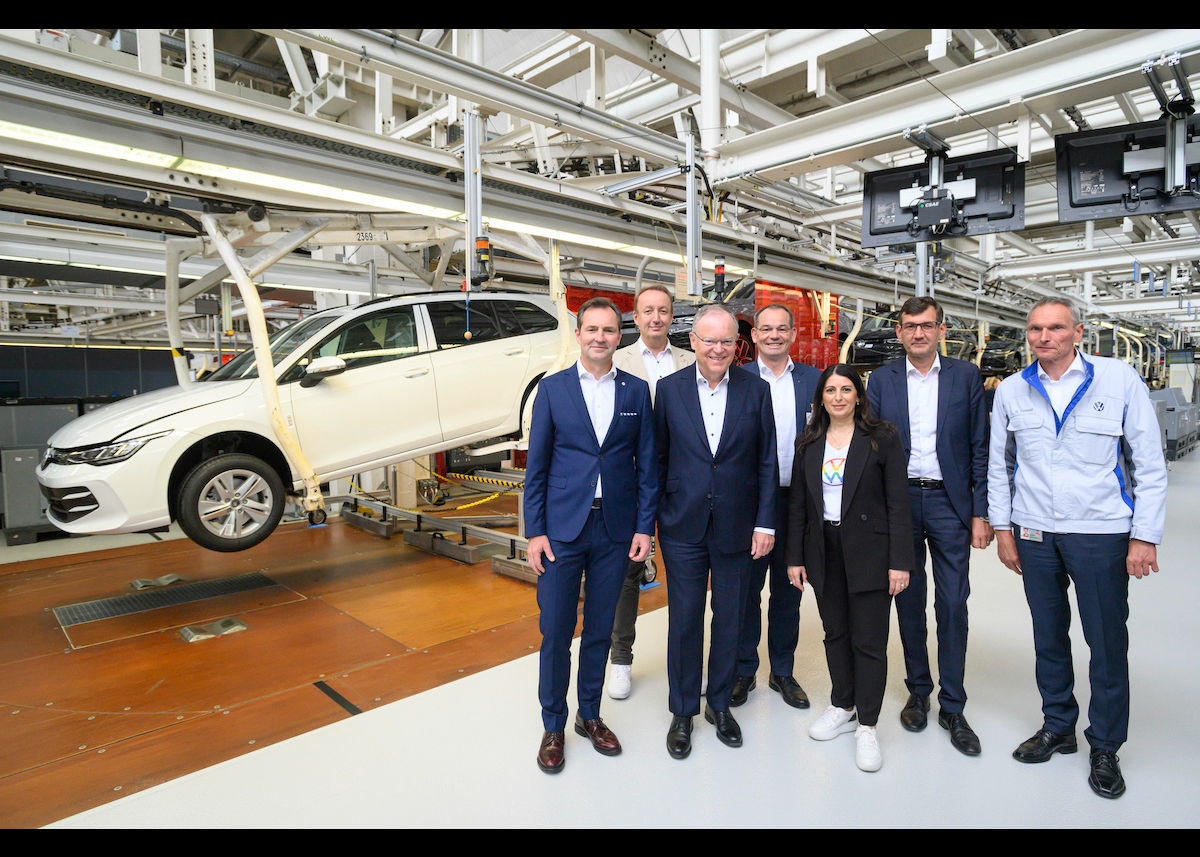 50 Jahre Golf Produktion: Volkswagen Werk Wolfsburg feiert seinen Bestseller