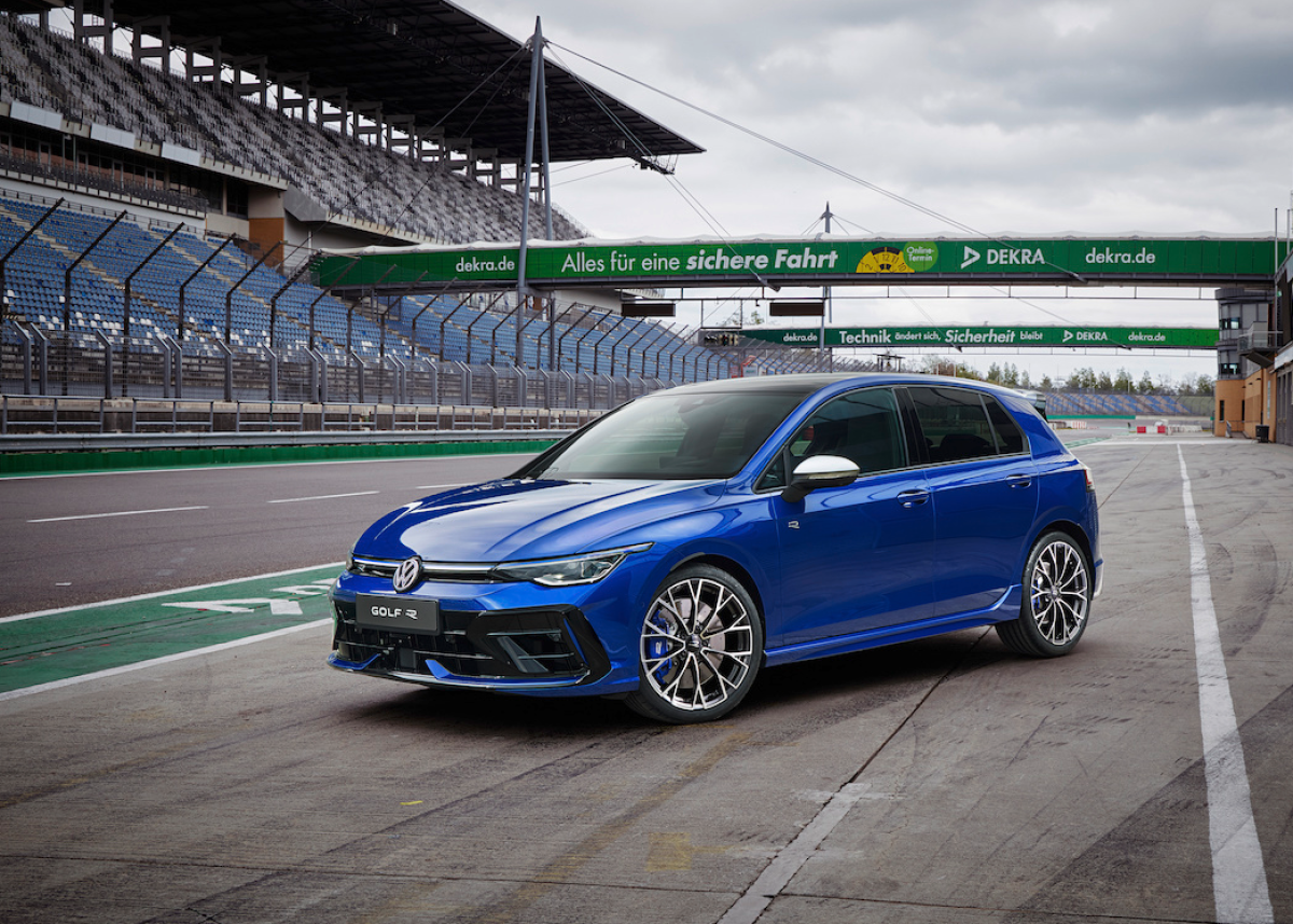 Weltpremiere für die stärksten Golf:  Neuer R und R Variant gehen mit  245 kW (333 PS) an den Start