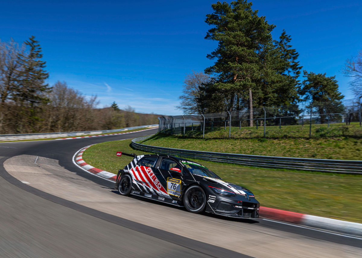 Volkswagen feiert 50 Jahre GTI:  Weltpremiere des elektrischen ID. Polo GTI beim 24h-Rennen am Nürburgring