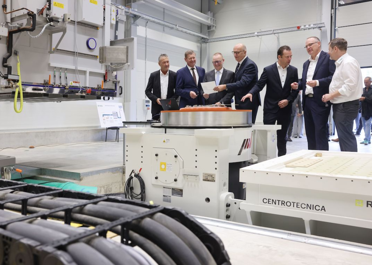 DEKRA Batterie Test Center offiziell eröffnet: Millionen-Investition für die sichere Mobilität der Zukunft