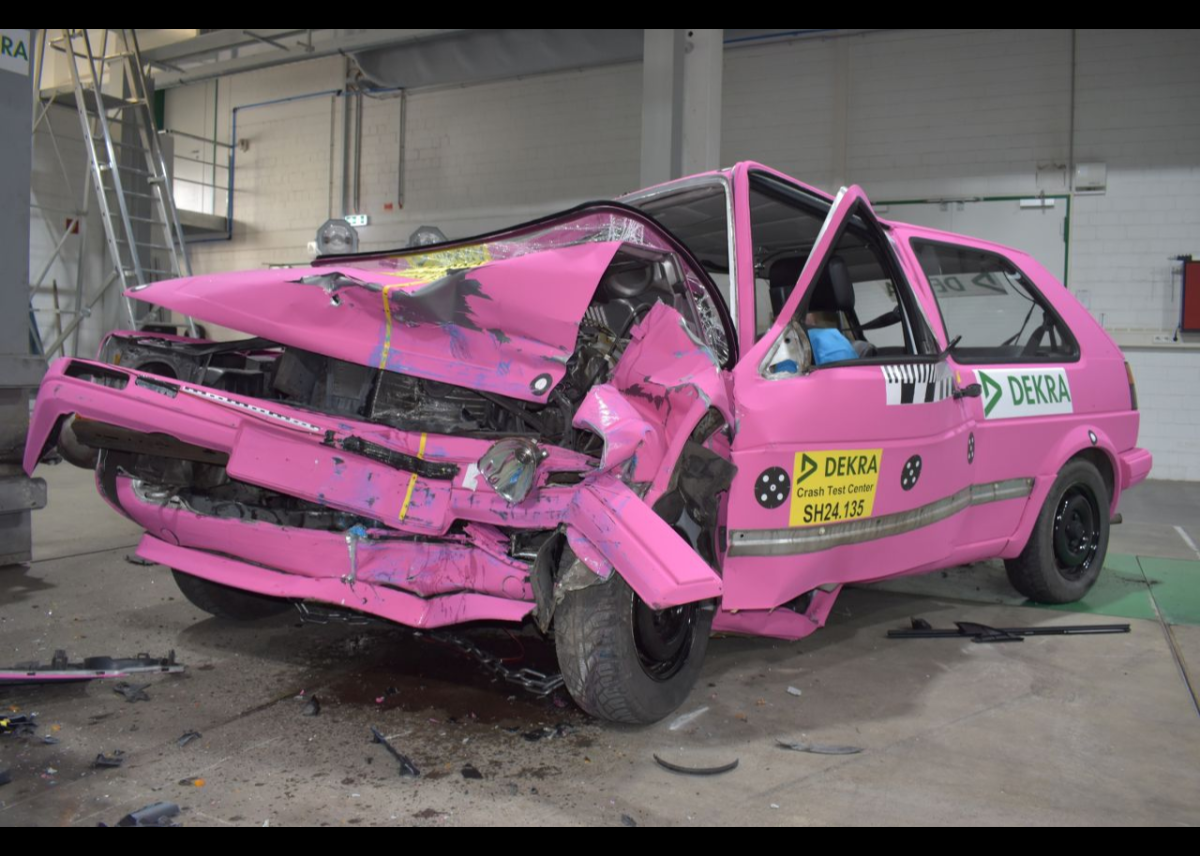 Crash- und Fahrversuche belegen enorme Fortschritte in der Fahrzeugsicherheit