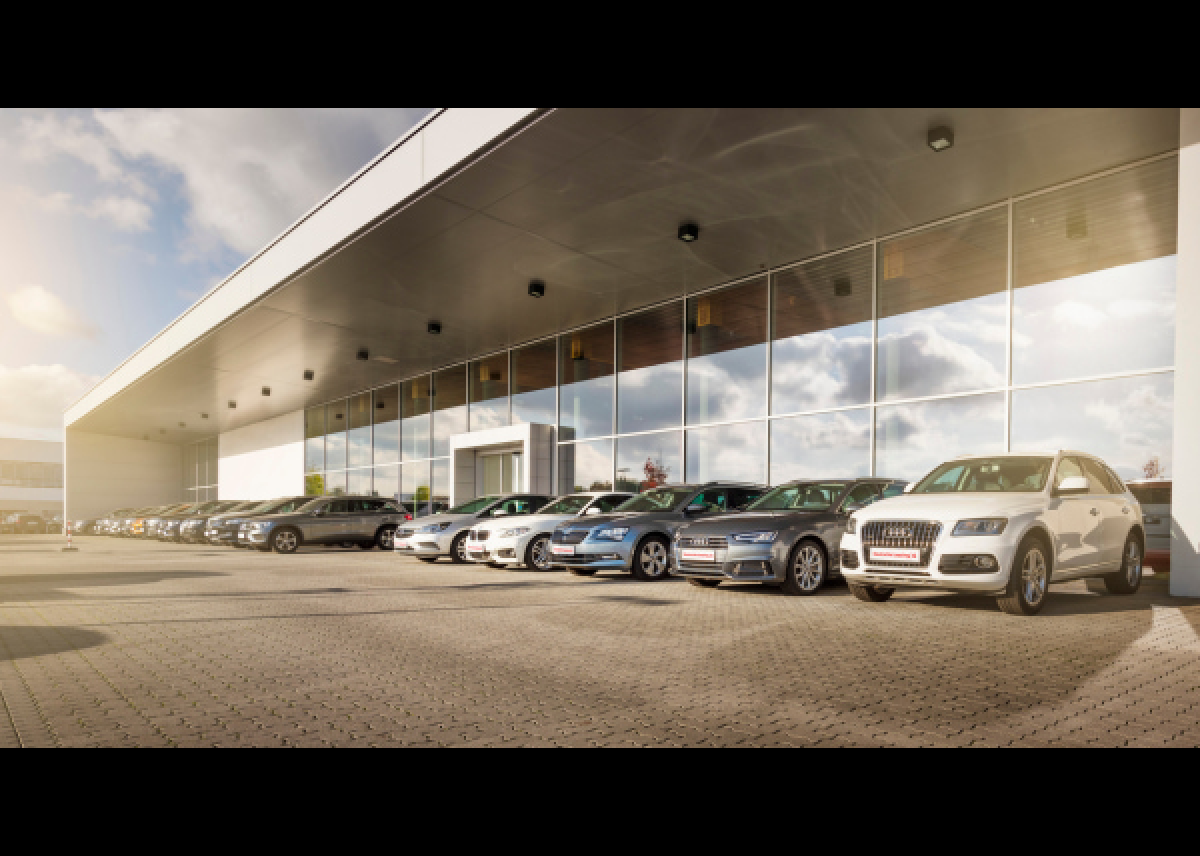Deutsche Leasing AG und E.ON Drive GmbH entwickeln moderne Ladelösungen für E-Autos von Firmenkunden und gewerbliche Fuhrparks