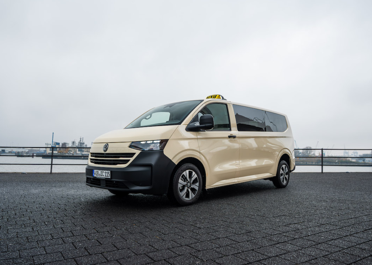 Transporter Kombi und Caravelle als Großraumtaxis für bis zu acht Fahrgäste