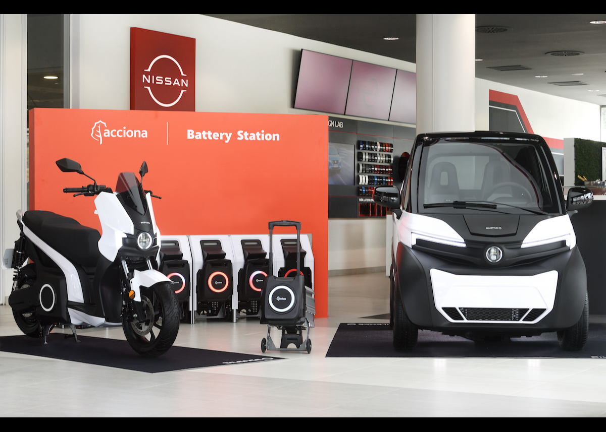Nissan bringt als neuer ACCIONA Partner die elektrischen Silence Nanocars und Roller in die Städte