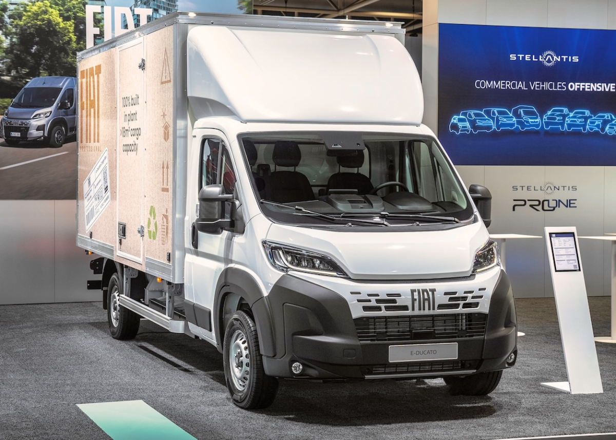 FIAT Professional auf der IAA Transportation in Hannover: Premiere für den Fiat E-Ducato mit werksseitiger Cargo-Box